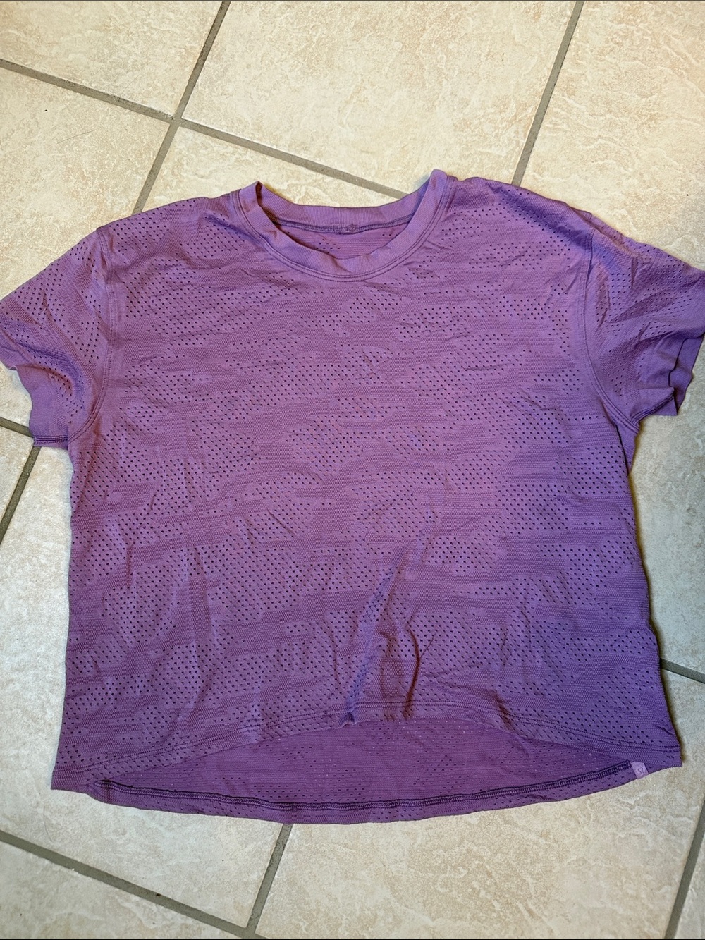 Lulu lemon crop top loose fitting, size 6 Women's Short Sleeve Active Tee